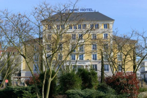  Plessis Parc Hôtel  Ле Плеси-Робинсон